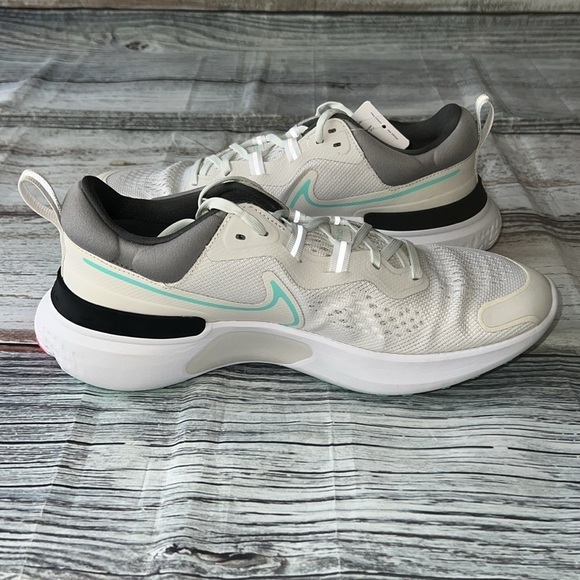 Nike Men's React Miller 2 Platinum Tint/Dynamic
Turquoise-White Size 10 NWOT - Picture 9 of 11